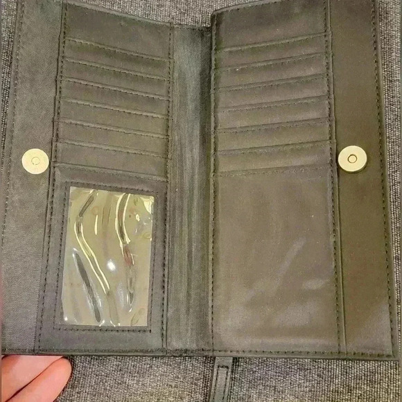 Nicole Miller Black Diamond quilted wallet - Picture 3 of 6